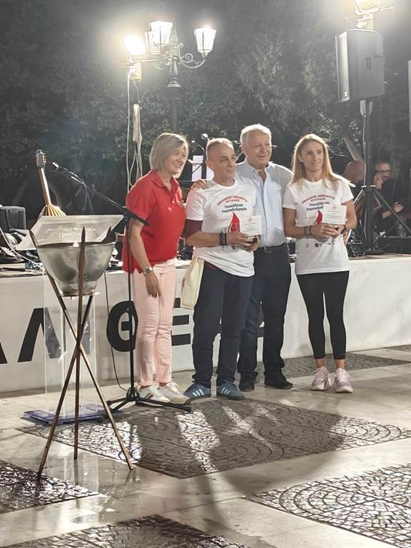 Two people smiling

AI-generated content may be incorrect.